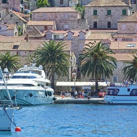 Riva Apartment Hvar Town