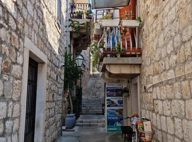 Riva * Hvar Town